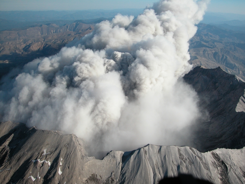 vulcano_che_fuma